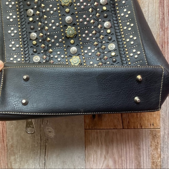 Montana West Studded C&C Shoulder Bag - Picture 5 of 12